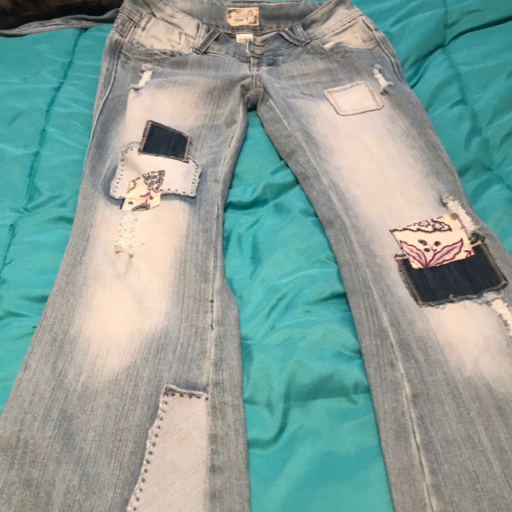 Distressed delias jeans with patchwork